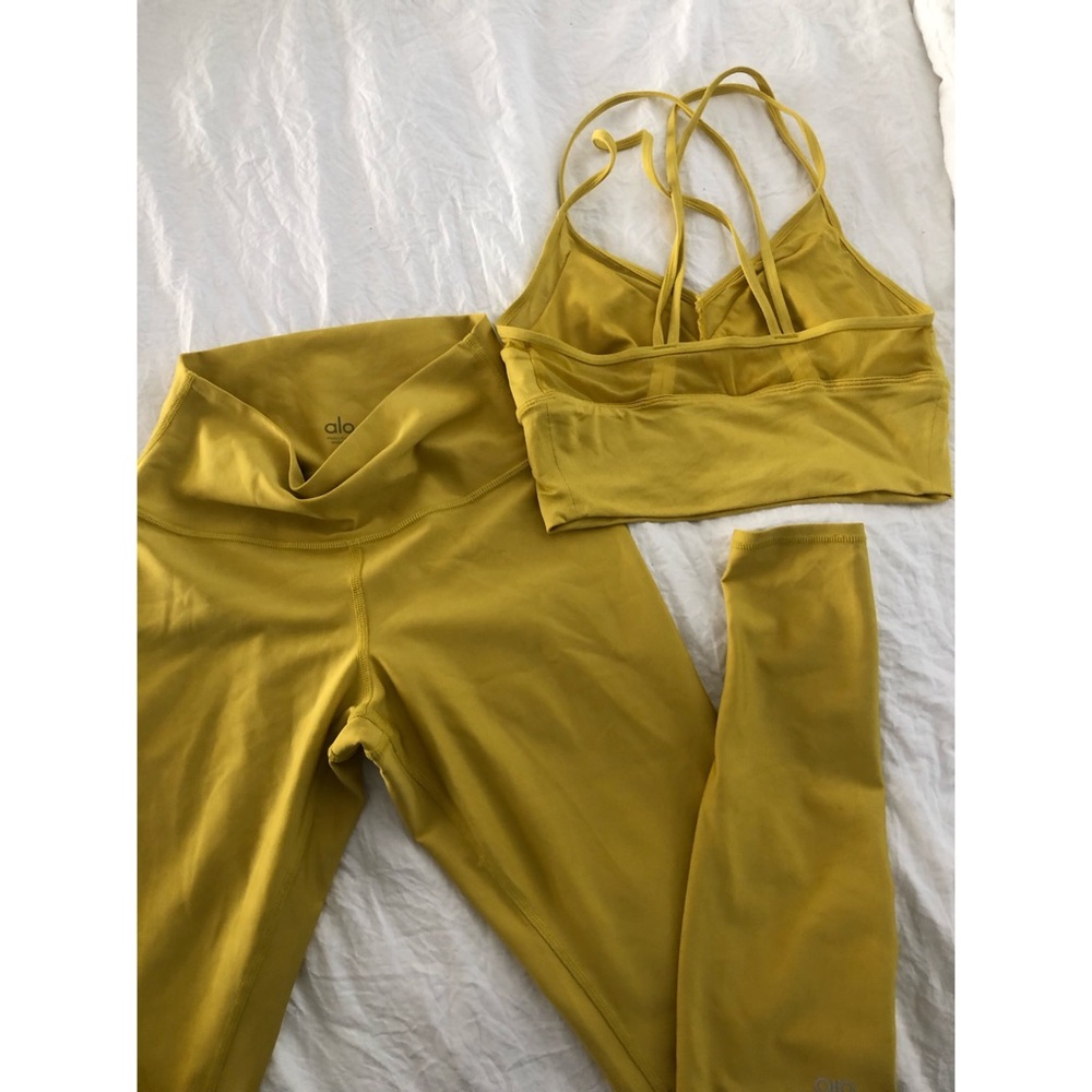 ALO yoga airlift leggings and bra yellow SMALL